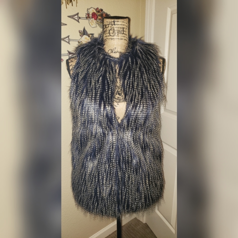 Mossimo blue fur vest XS